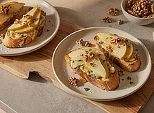 Image of Birnen Crostini mit Gorgonzola und Honig