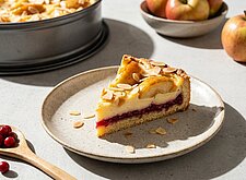 Image of Apfel-Preiselbeer-Kuchen