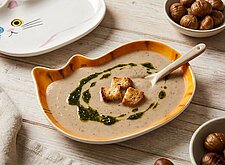 Image of Cremige Maronen Suppe mit Kräuteröl