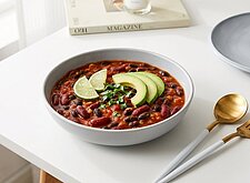 Image of Bohnen Chili mit Avocado und Limette