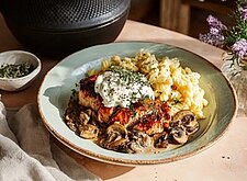 Image of Pilz und Schweinefilet Ragout mit Spätzle