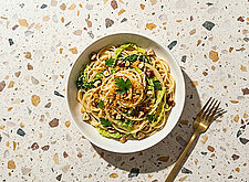 Image of Wirsing Carbonara mit Maronen und Pecorino Crunch
