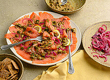 Image of Räucherlachs mit Pickled Onions