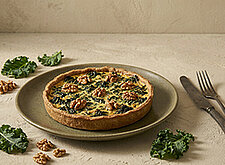 Image of Grünkohl-Quiche mit Walnüssen und Käse