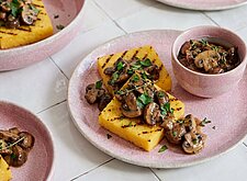 Image of Gegrillte Polenta mit Pilzragout