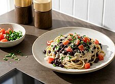 Image of Pasta mit Bohnen, Tomaten und Sesam Dressing