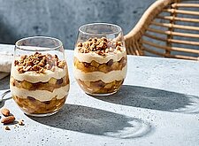 Image of Tonkabohnencreme mit Bratapfelkompott