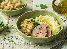 Image of Sauerkraut mit Kassler und Kartoffelpüree