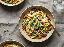 Image of Nudeln mit Gemüse in Käsesauce