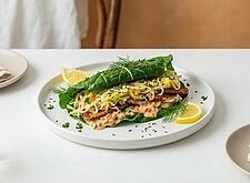 Image of Mangold Reuben Rolle mit Sauerkraut & Dressing