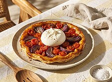 Image of Tomaten Tarte Tatin mit Burrata