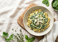 Image of Bandnudeln mit Spinatsoße