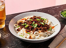 Image of Cremige Mapo Tofu Udon mit Rinderhack