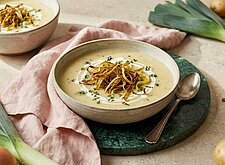 Image of Kartoffelcremesuppe mit Lauch Crunch