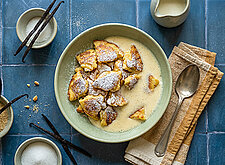 Image of Rhabarber Pfannkuchen mit Vanillecreme