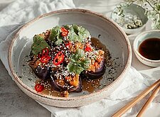 Image of Rotkohl mit asiatischer Pilzfüllung