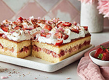 Image of Erdbeer und Rhabarberkuchen