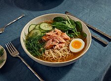 Image of Ramen mit Forelle und Dill
