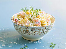Image of Nudelsalat mit geräucherter Forelle
