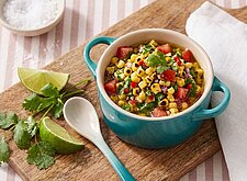 Image of Mais-Salsa mit Tomaten und Koriander