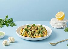 Image of Gerösteter Blumenkohl mit Grüner Tahini Sauce