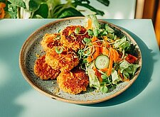 Image of Couscouspuffer mit Salat