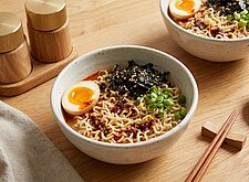 Image of Chili Ramen mit Ei und Nori Crunch