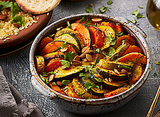 Image of Tajine mit Zucchini und Karotten