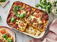 Image of Nudelauflauf Italienisch mit Sauce Bolognese