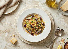 Image of Sardinen-Pasta mit Knoblauch-Semmelbröseln