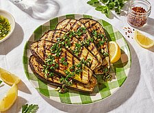 Image of Gegrillte Aubergine mit Kräuteröl