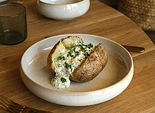Image of Ofenkartoffel mit Kräuterquark