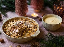 Image of Apfel Crumble mit Vanillecreme