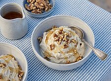 Image of Honig-Walnuss-Frozen-Yogurt