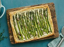 Image of Grüner Spargel auf Filoteig mit Kokoscreme