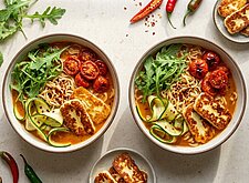 Image of Ramen mit knusprigem Halloumi