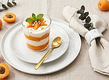Image of Marillendessert mit Joghurt
