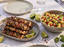 Image of Chili Lime Chicken Spieße mit Ananas Salsa