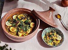 Image of Tajine mit Artischocken und Erbsen