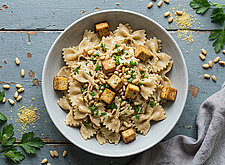 Image of Farfalle mit veganer Carbonara