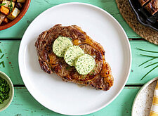 Image of Schnittlauch in Kräuterbutter für Steak