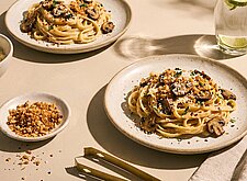 Image of Miso Butter Pasta mit Parmesan