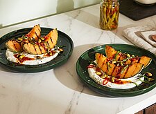 Image of Gegrillte Cantaloupe Melone auf Fetacreme
