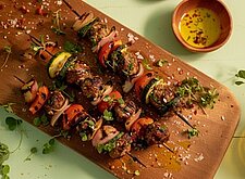 Image of Grillspieße mit Hackfleisch und Gemüse