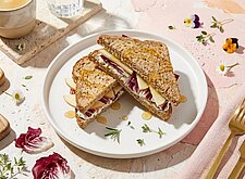 Image of Ziegenkäse Stulle mit Apfel und Radicchio