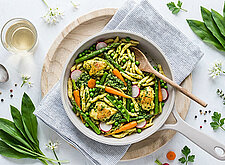 Image of Bärlauch Hähnchenpfanne mit Frühlingsgemüse