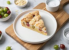 Image of Stachelbeer-Baiser-Kuchen