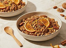 Image of Winter Granola mit Orange und Nüssen