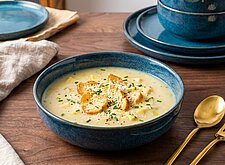 Image of Kartoffel Suppe mit Lauch und Käse