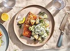 Image of Cremiger Kartoffelsalat mit Lachs